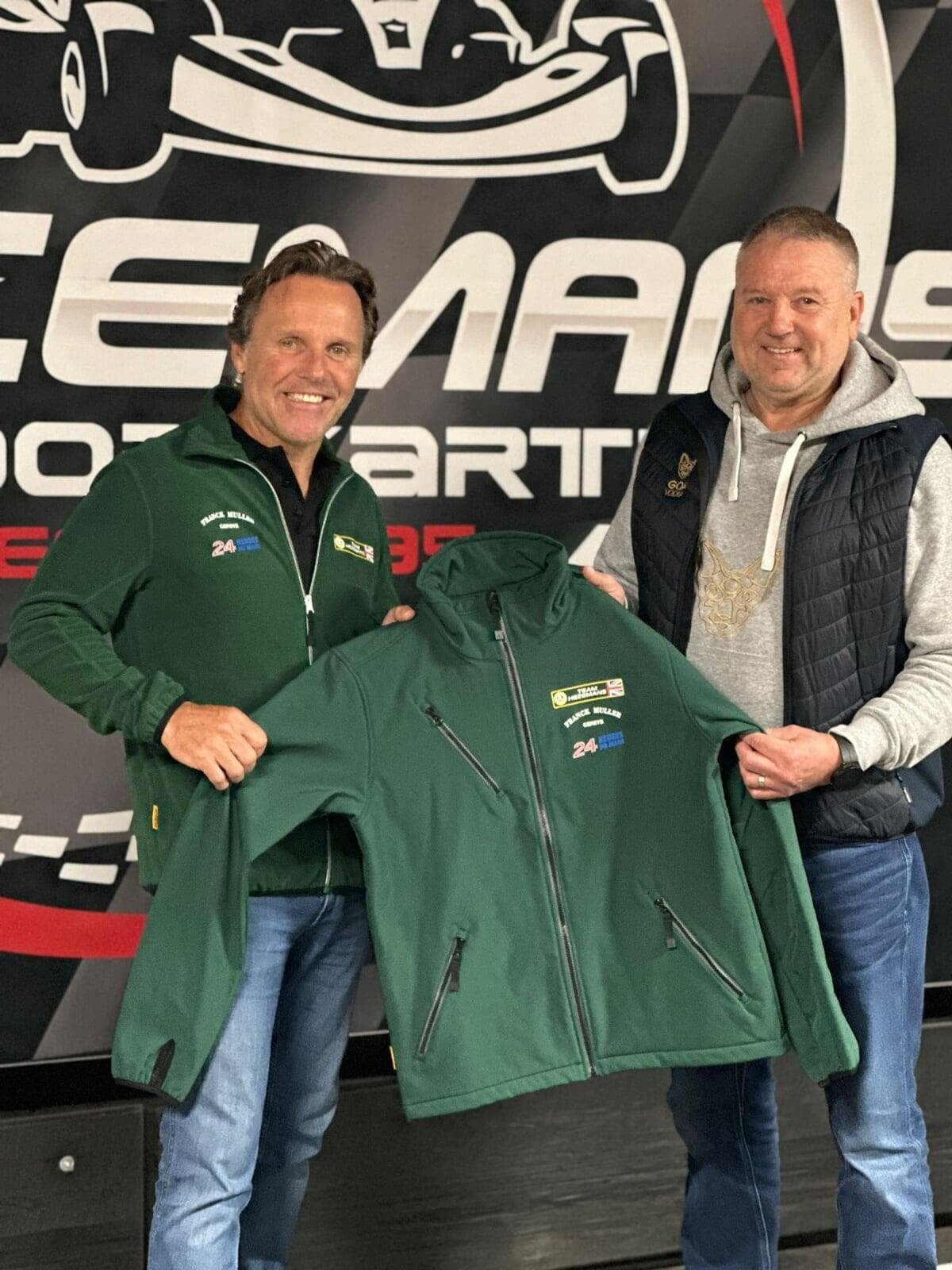 Bedrukte kleding voor Team Lotus Hezemans Racing