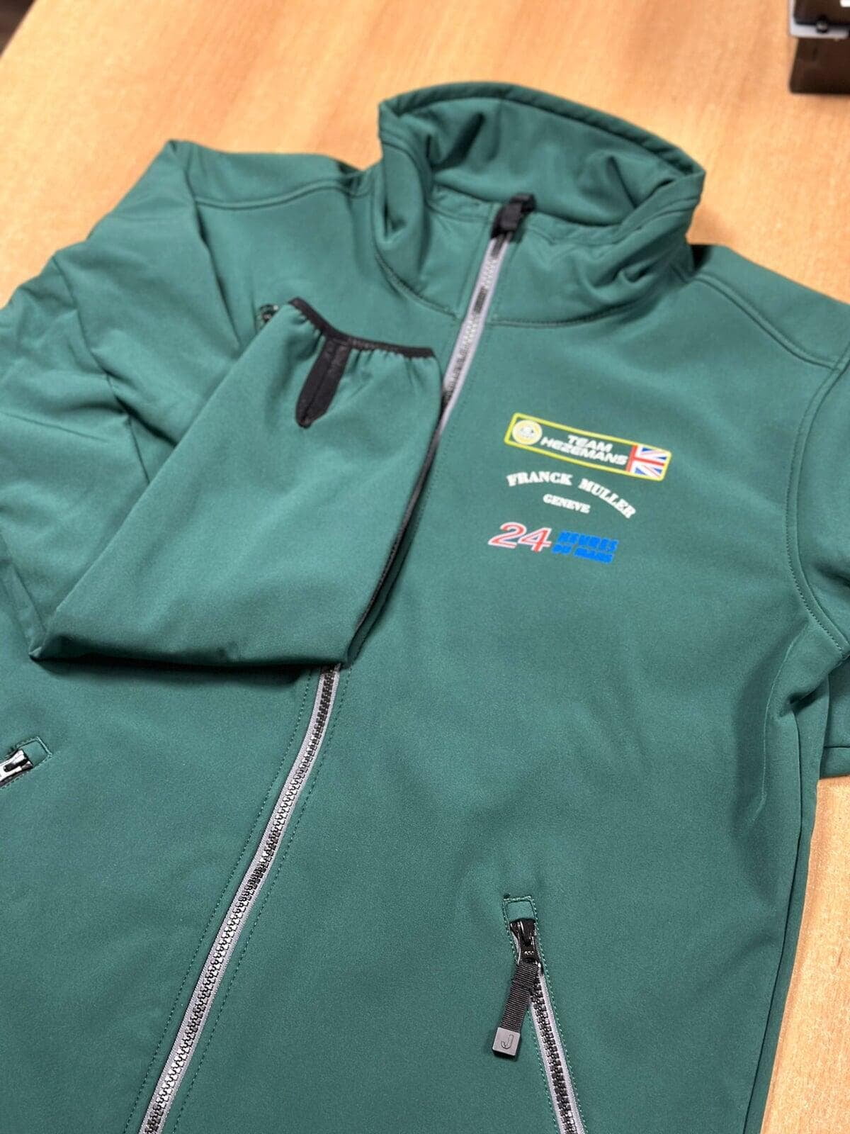 Bedrukte kleding voor Team Lotus Hezemans Racing